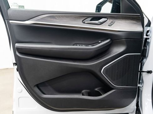 New 2026 Jeep Grand Cherokee Limited w/ Limited Altitude Package image 24