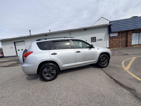 Used 2007 Toyota RAV4 4WD image 9