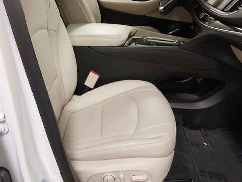 Used 2022 Buick Enclave Essence w/ Experience Buick Package image 28