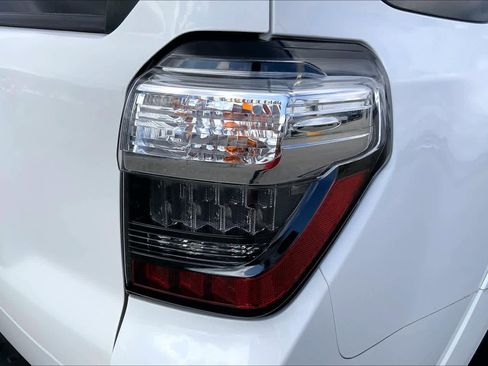 Used 2021 Toyota 4Runner SR5 image 29