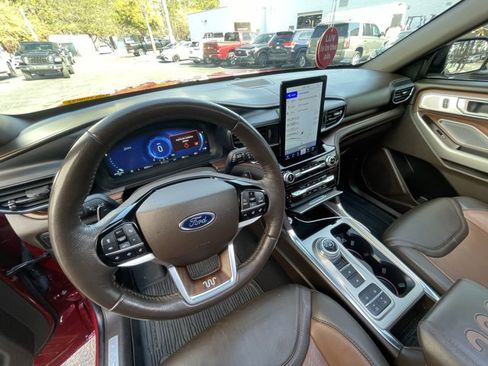 Used 2021 Ford Explorer King Ranch w/ Premium Technology Package image 14