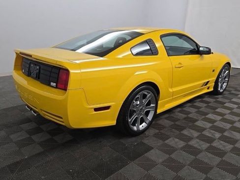 Used 2006 Ford Mustang GT RWD image 3