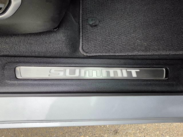 Certified 2025 Jeep Grand Cherokee Summit w/ Obsidian Package AWD/4WD image 24