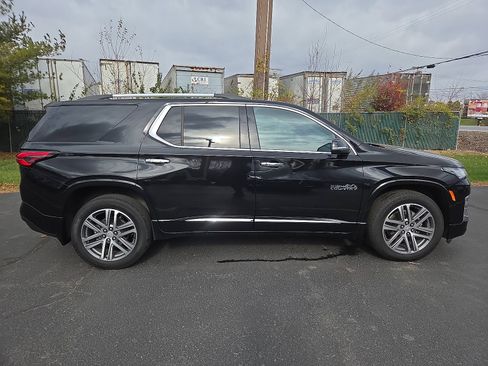 Certified 2023 Chevrolet Traverse High Country w/ LPO, Floor Liner Package image 2