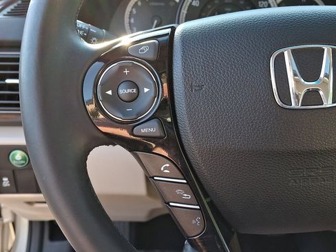 Used 2017 Honda Accord EX-L image 23