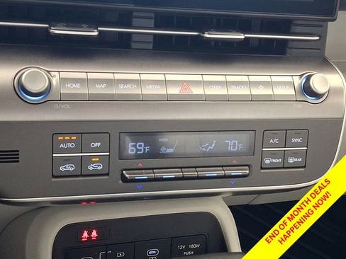 Certified 2025 Hyundai Kona SEL AWD/4WD image 19
