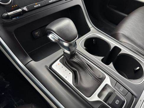 Certified 2024 Kia Carnival LX image 29