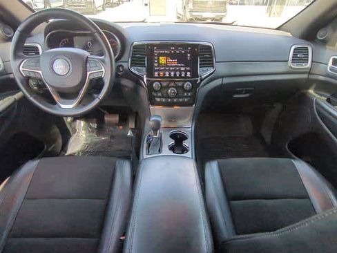 Used 2021 Jeep Grand Cherokee Laredo X image 16