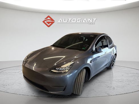 Used 2021 Tesla Model Y Long Range AWD/4WD image 1