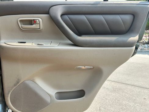 Used 2000 Toyota Land Cruiser AWD/4WD image 26