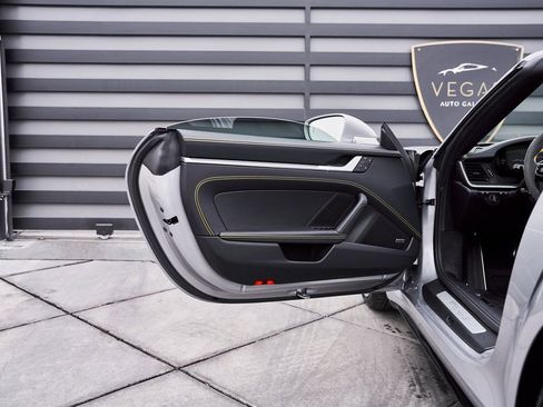 Used 2025 Porsche 911 Turbo S image 28