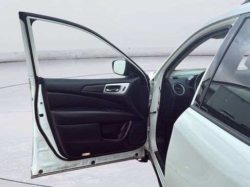 Used 2020 Nissan Pathfinder SL FWD image 20
