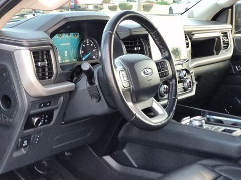 Used 2024 Ford Expedition Max XLT image 10