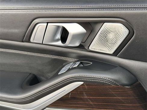 Used 2023 BMW X7 M60i w/ Executive Package image 23