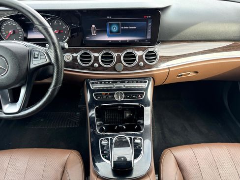 Used 2017 Mercedes-Benz E 300 4MATIC image 20