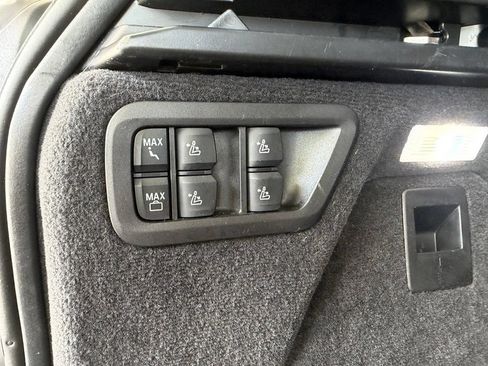 Used 2026 BMW X7 xDrive40i w/ M Sport Package AWD/4WD image 42