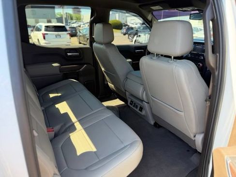 Used 2019 GMC Sierra 1500 SLT w/ X31 Off-Road Package AWD/4WD image 10