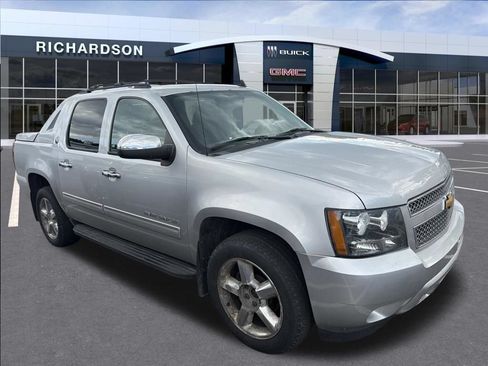 Used 2013 Chevrolet Avalanche LS w/ All-Star Edition AWD/4WD image 6