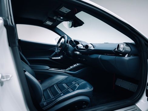 Used 2019 Ferrari 812 Superfast image 29