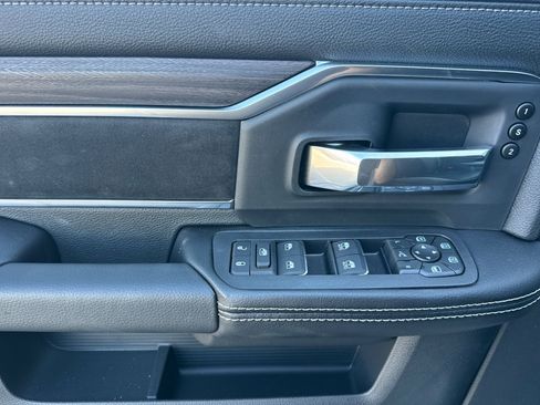 New 2026 RAM 3500 Laramie AWD/4WD image 10