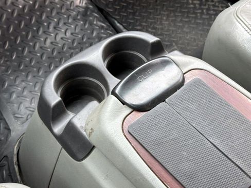 Used 2006 Ford F350 XLT image 25