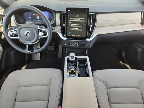 New 2026 Volvo XC90 B5 Plus image 27