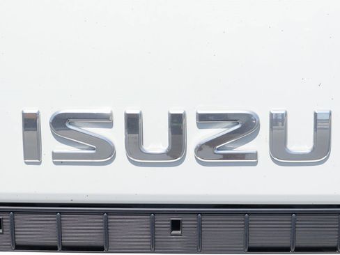 Used 2019 Isuzu NPR image 35
