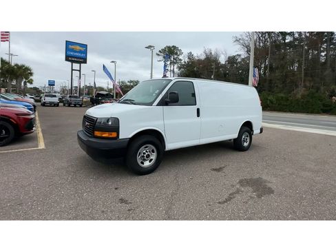 Used 2023 GMC Savana 2500 w/ Driver Convenience Package image 6