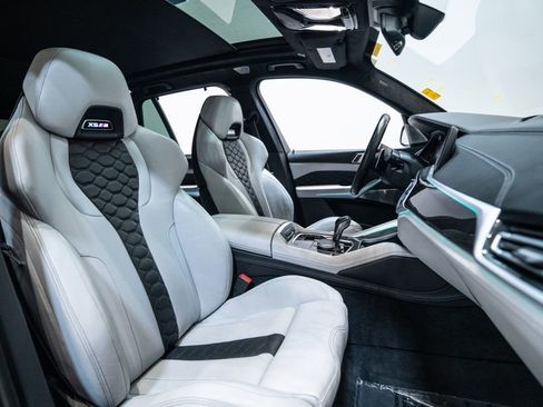 Used 2021 BMW X5 M image 20