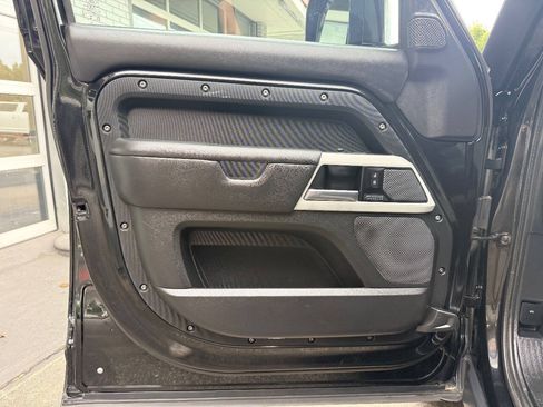 Used 2020 Land Rover Defender 110 HSE AWD/4WD image 16
