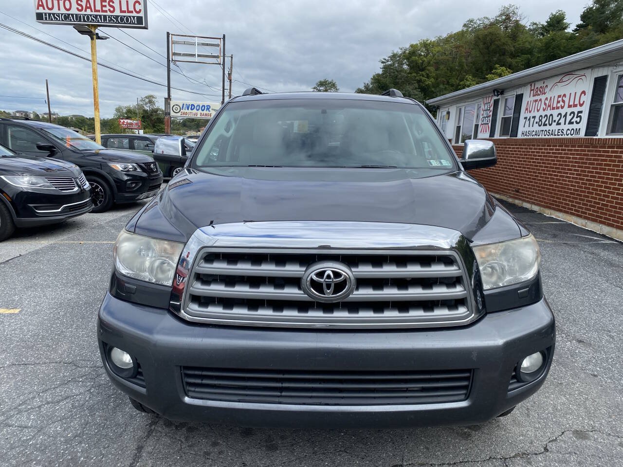 Used 2011 Toyota Sequoia Limited AWD/4WD image 2