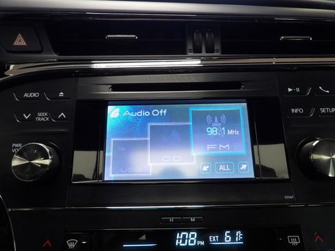 Used 2013 Toyota Avalon XLE Premium image 35