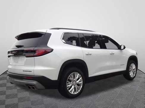Used 2025 GMC Acadia Elevation w/ Elevation Premium Package FWD image 3