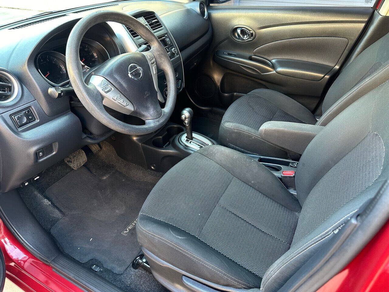 Used 2018 Nissan Versa SV FWD image 7
