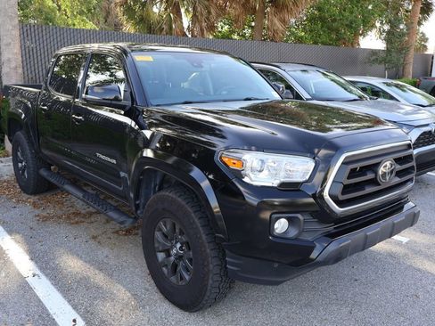 Used 2022 Toyota Tacoma SR5 w/ Technology Package image 6