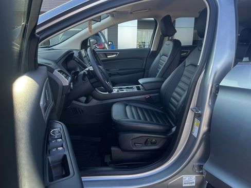 Used 2024 Ford Edge SEL w/ Convenience Package image 9