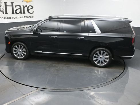 Used 2024 Cadillac Escalade ESV Premium Luxury Platinum image 45