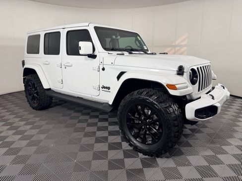 Used 2020 Jeep Wrangler Unlimited Sahara AWD/4WD image 5