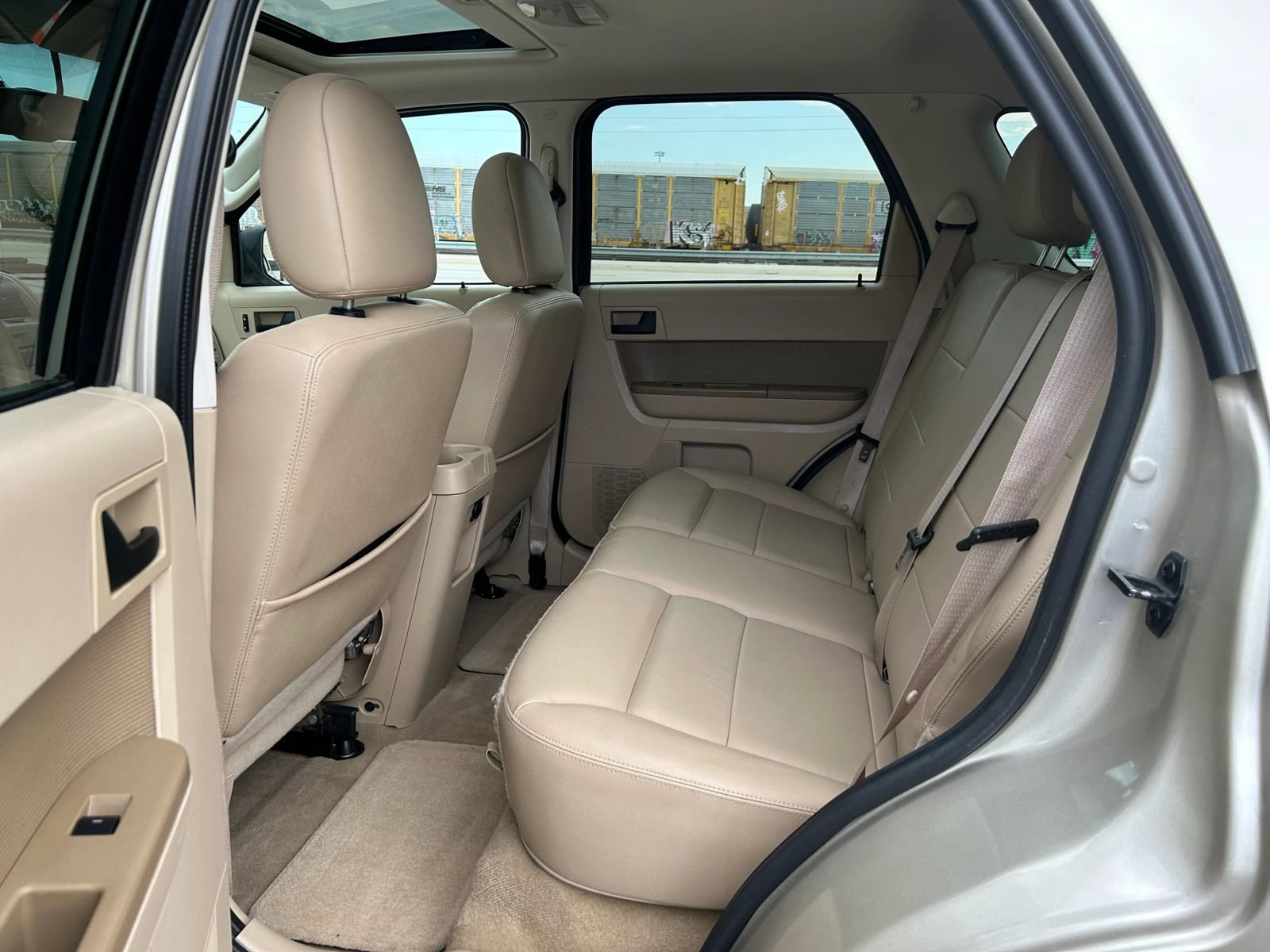 Used 2011 Ford Escape XLT w/ 203A Rapid Spec Order Code FWD image 27
