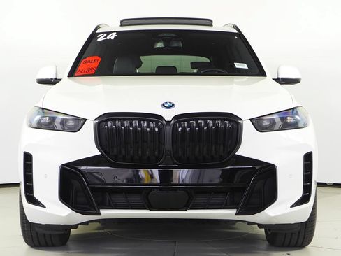 Used 2024 BMW X5 xDrive50e w/ M Sport Package AWD/4WD image 3
