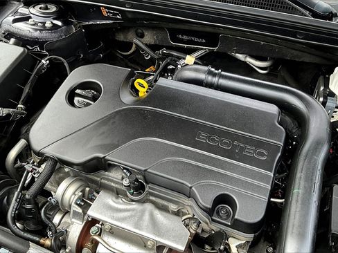 Used 2023 Chevrolet Malibu LT image 28