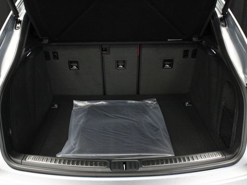 New 2026 Porsche Macan AWD/4WD image 17