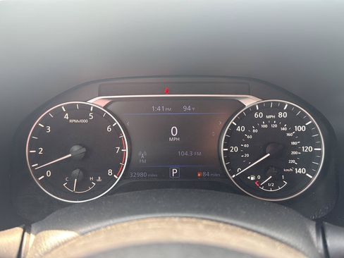 Used 2025 Nissan Altima 2.5 SV FWD image 14