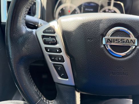 Used 2019 Nissan Titan SV w/ SV Convenience Package RWD image 20