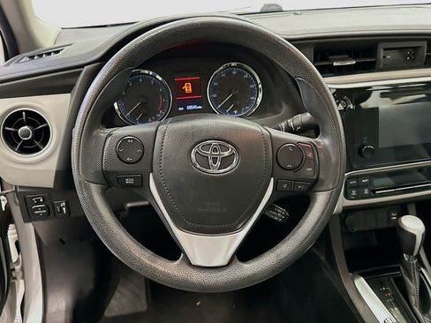 Used 2019 Toyota Corolla LE image 18