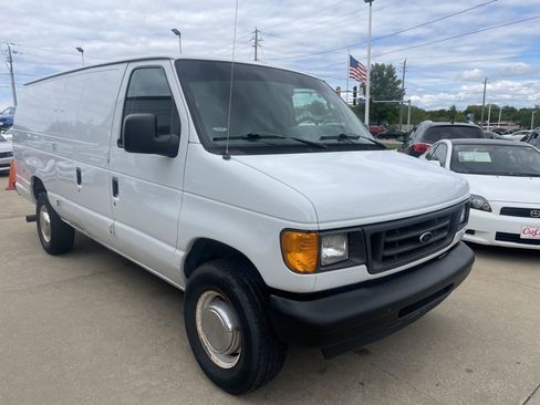 Used 2005 Ford E-350 and Econoline 350 Extended Super Duty image 6