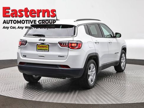 Used 2022 Jeep Compass Latitude w/ Convenience Group FWD image 5