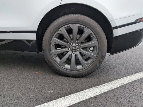 Used 2019 Land Rover Range Rover Velar R-Dynamic SE image 13