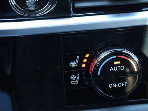 Used 2025 Nissan Pathfinder Platinum w/ Cargo Package image 23