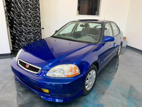 Used 1998 Honda Civic DX image 1